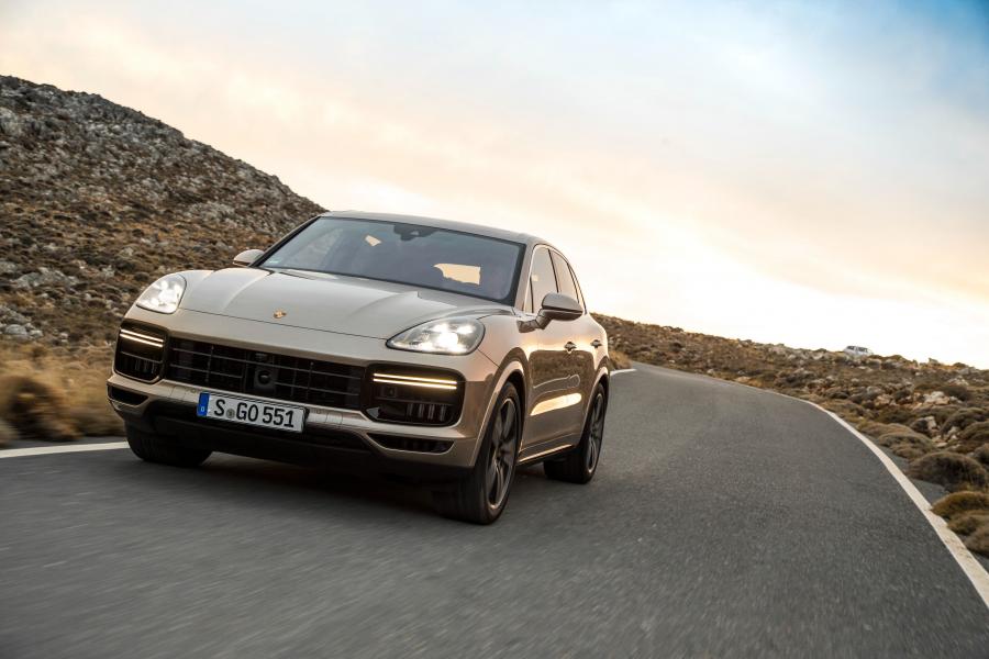  Porsche Cayenne Turbo 2017 года  (WW) (фото 18 из 45)